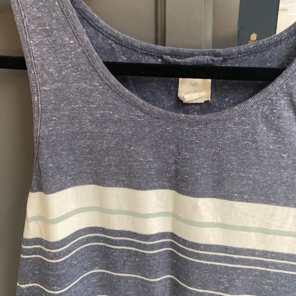 LAST Call! RVCA tank - Picture 2 of 7